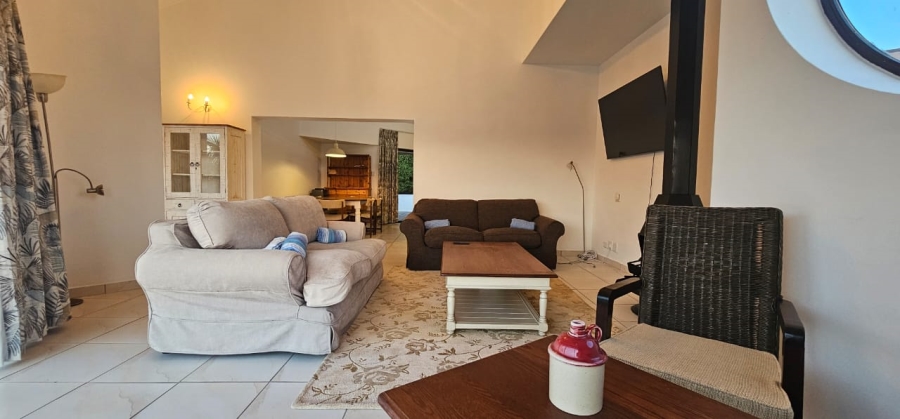 To Let 3 Bedroom Property for Rent in Middedorp Western Cape